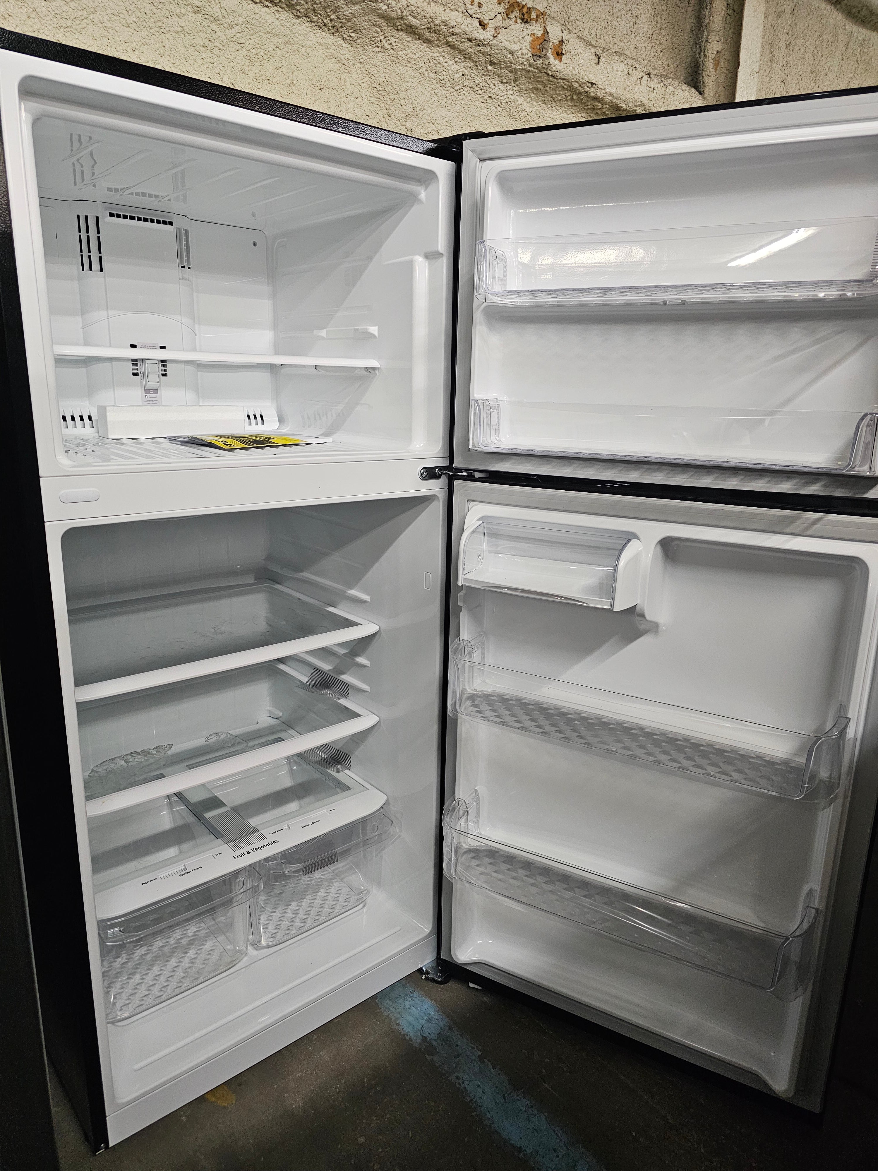 LG 20.2 Cu. Ft. Top-Freezer Refrigerator Black